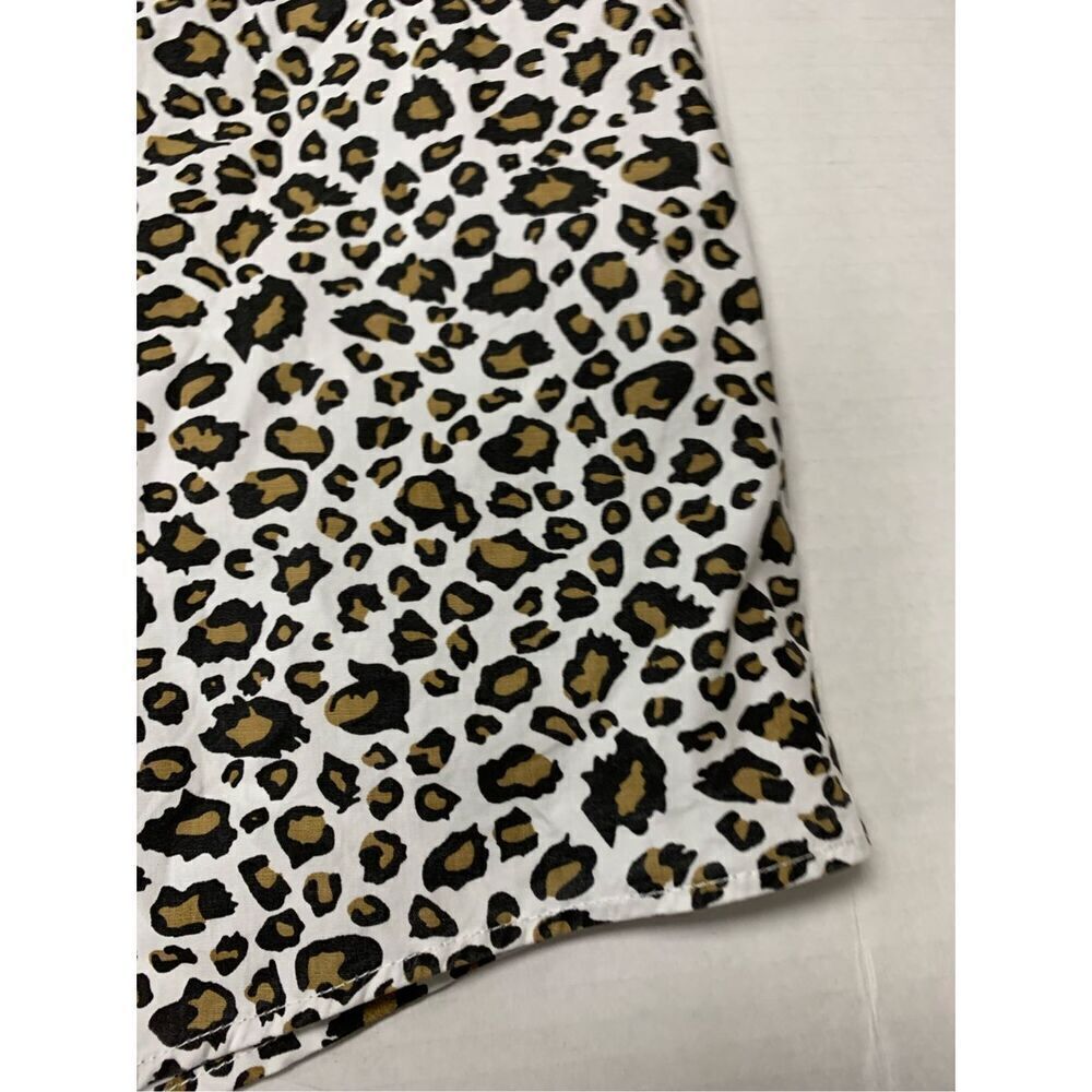 Cheetah Patterned Button Down Top - Picture 2 of 8